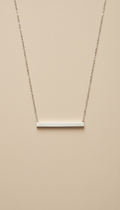 Collar barra minimalista en plata